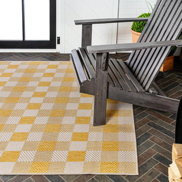 Darcy Traditional Geometric Bold Gingham Area Rug